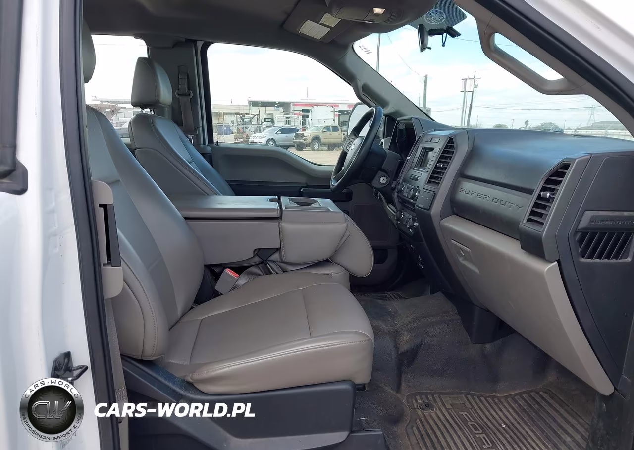 2018 Ford F-350 Xlt VIN:1FD8X3A63JEC69757 - 5