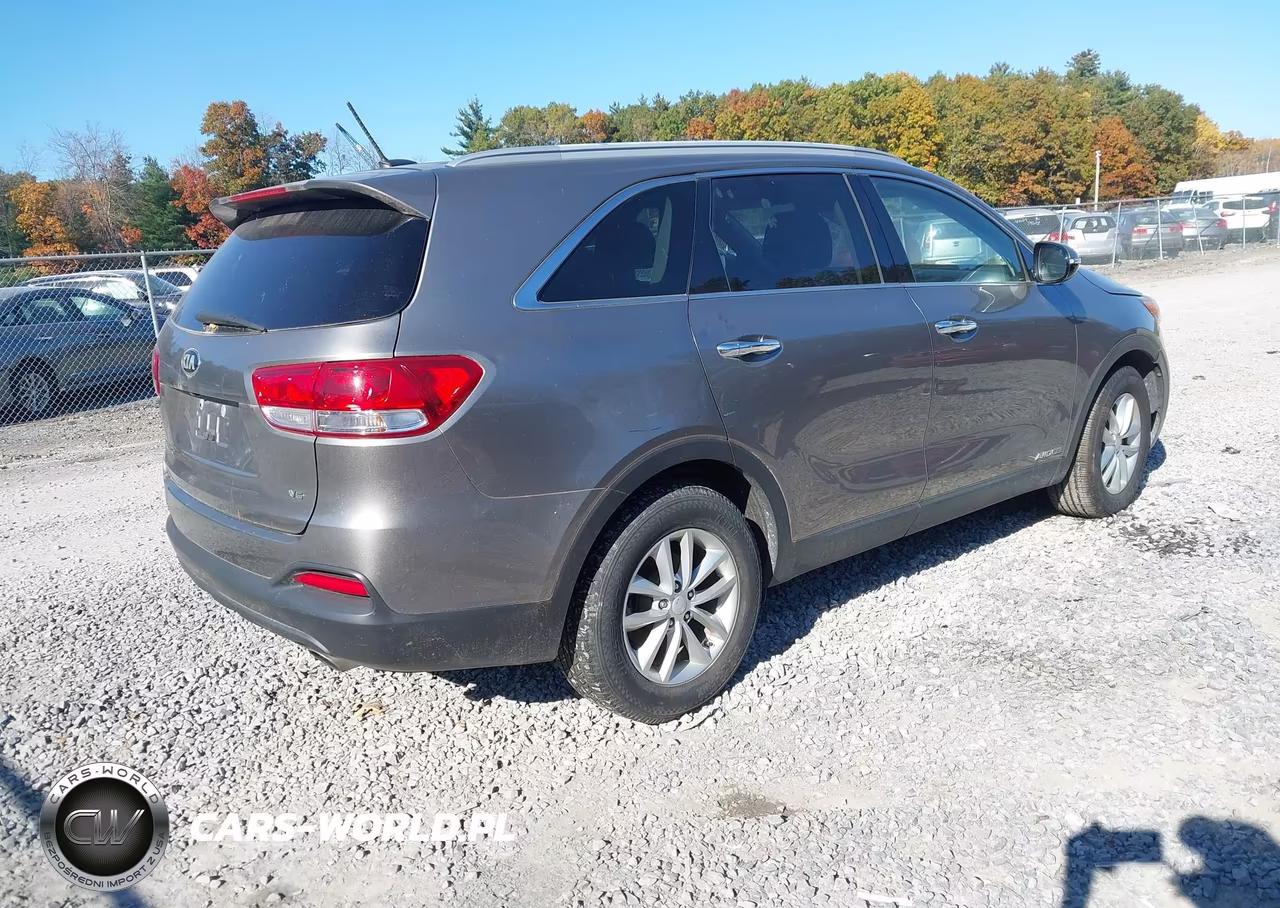2017 Kia Sorento 3.3L Lx VIN:5XYPGDA55HG314440 - 4