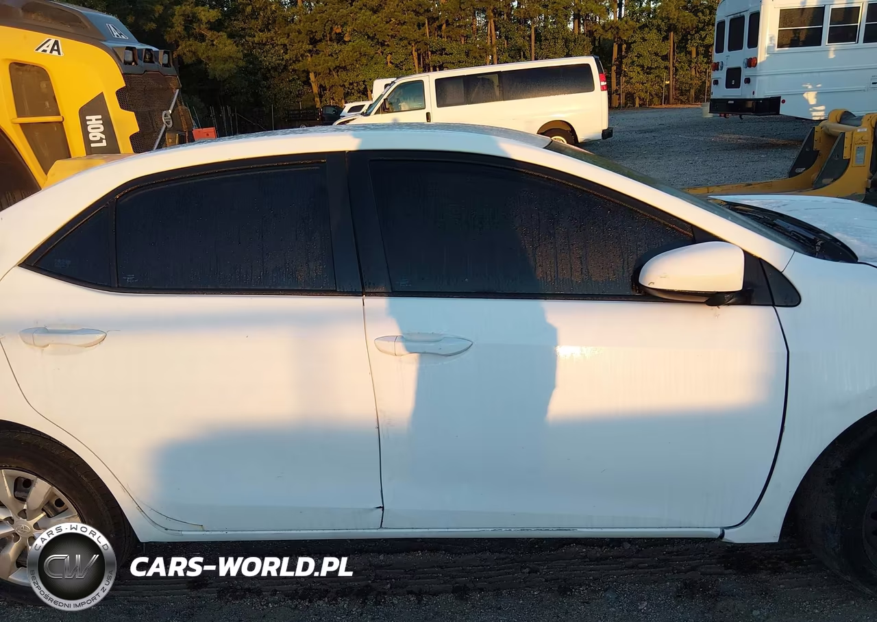 2016 Toyota Corolla Le VIN:5YFBURHE6GP531012 - 13