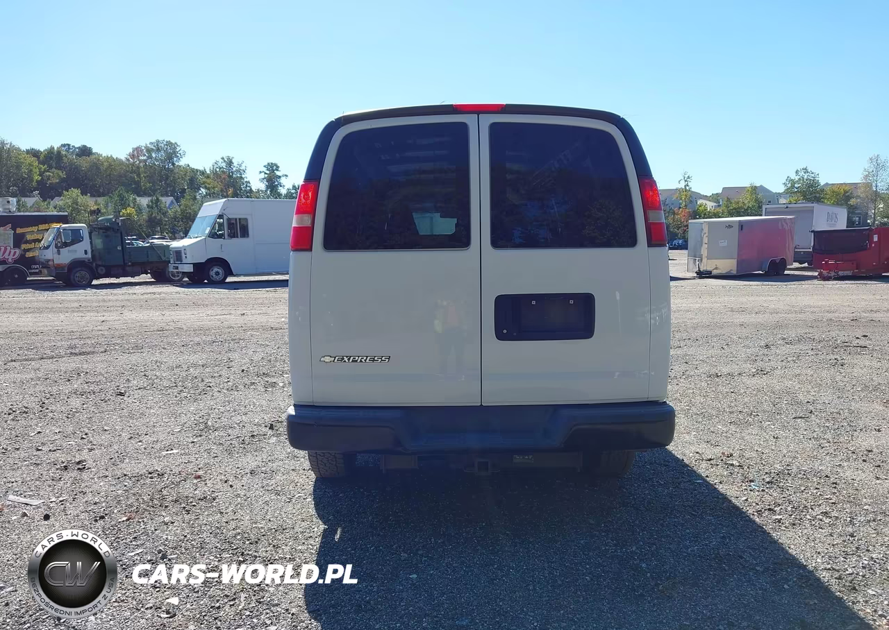 2018 Chevrolet Express 3500 Work Van VIN:1GCZGHFG6J1225525 - 16