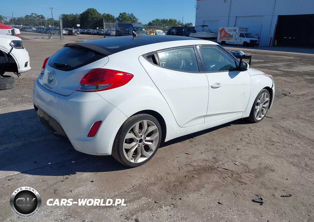2013 Hyundai Veloster Base W-Gray VIN:KMHTC6AD2DU152185 - 4