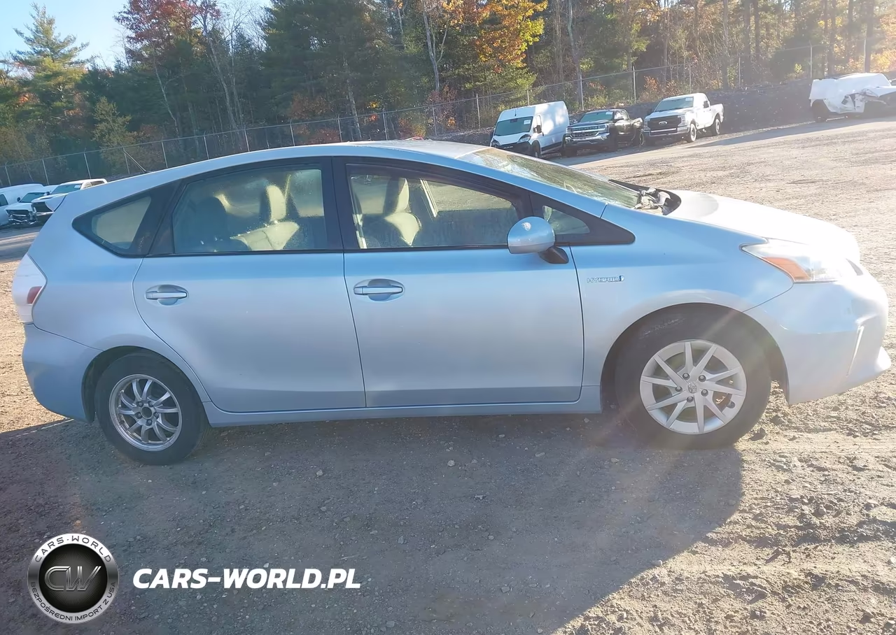 2013 Toyota Prius V Three VIN:JTDZN3EU5D3196110 - 13