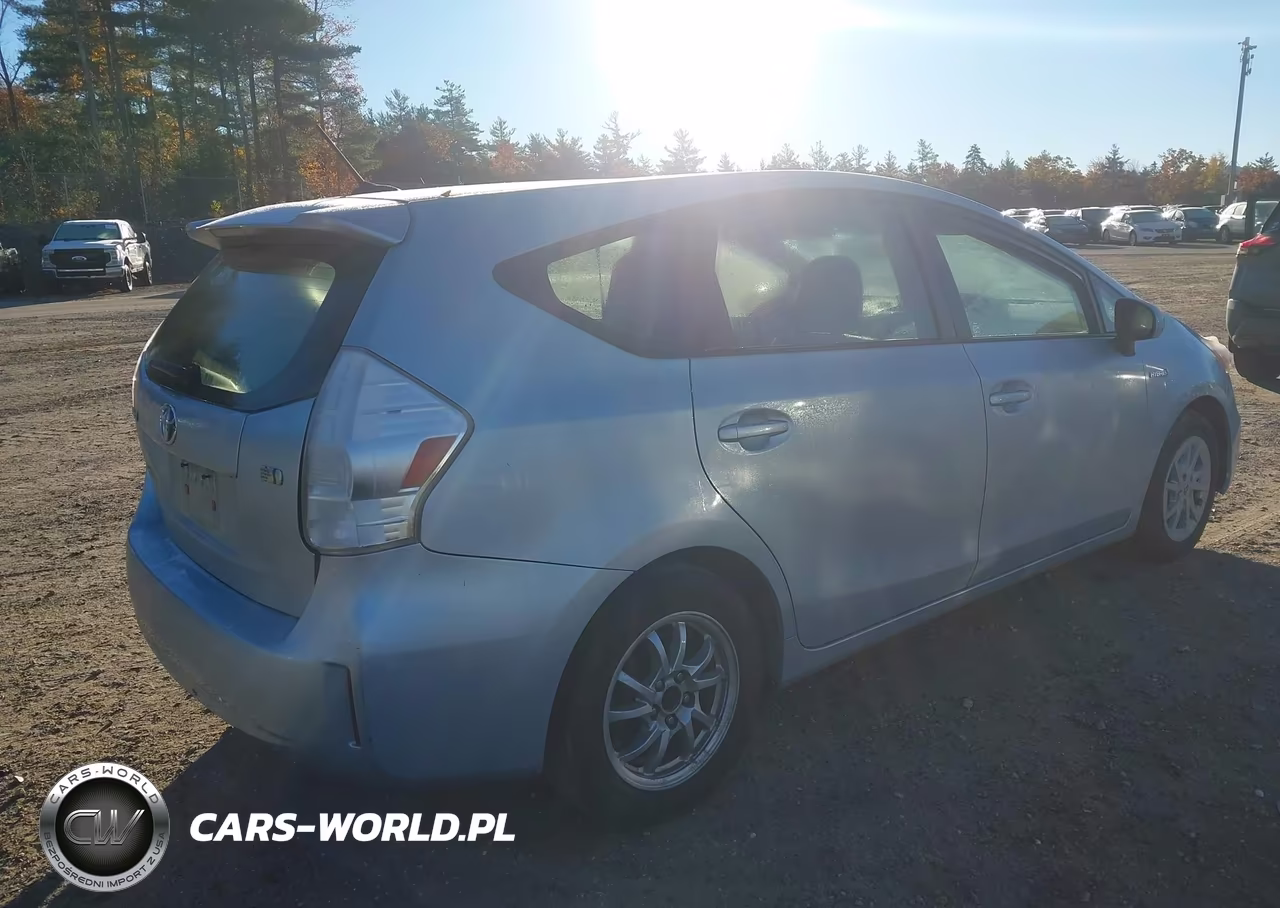 2013 Toyota Prius V Three VIN:JTDZN3EU5D3196110 - 4