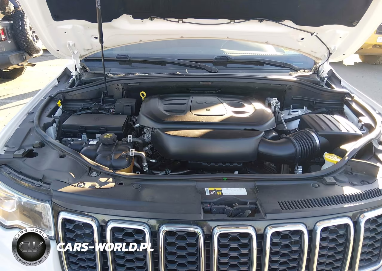 2020 Jeep Grand Cherokee Laredo E 4X4 VIN:1C4RJFAG9LC336848 - 10