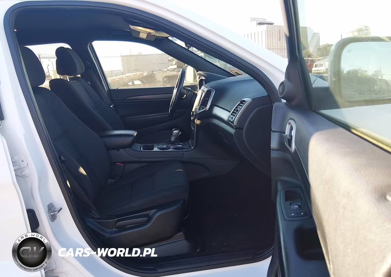 2020 Jeep Grand Cherokee Laredo E 4X4 VIN:1C4RJFAG9LC336848 - 5