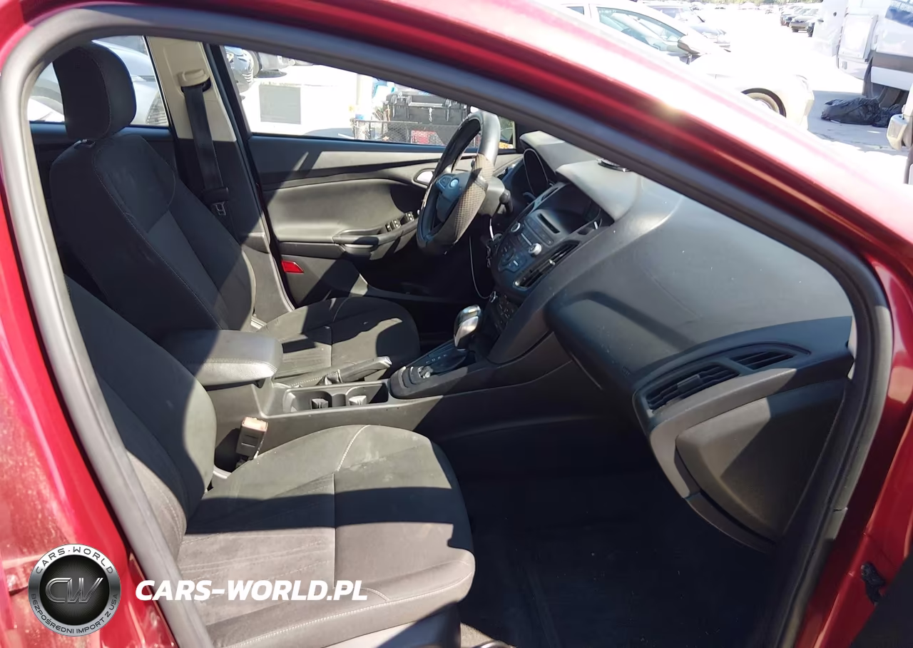 2015 Ford Focus Se VIN:1FADP3F27FL324888 - 5