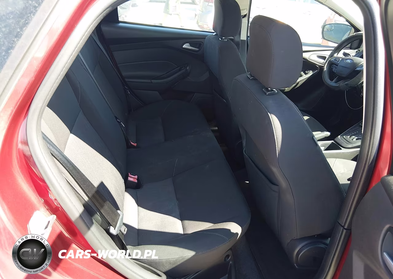 2015 Ford Focus Se VIN:1FADP3F27FL324888 - 8