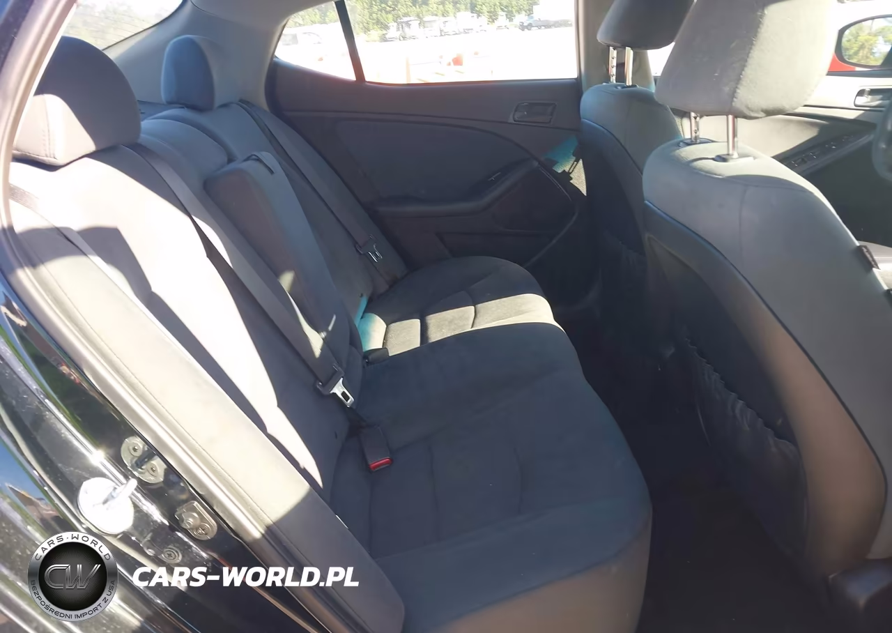 2015 Kia Optima Lx VIN:5XXGM4A70FG428809 - 8