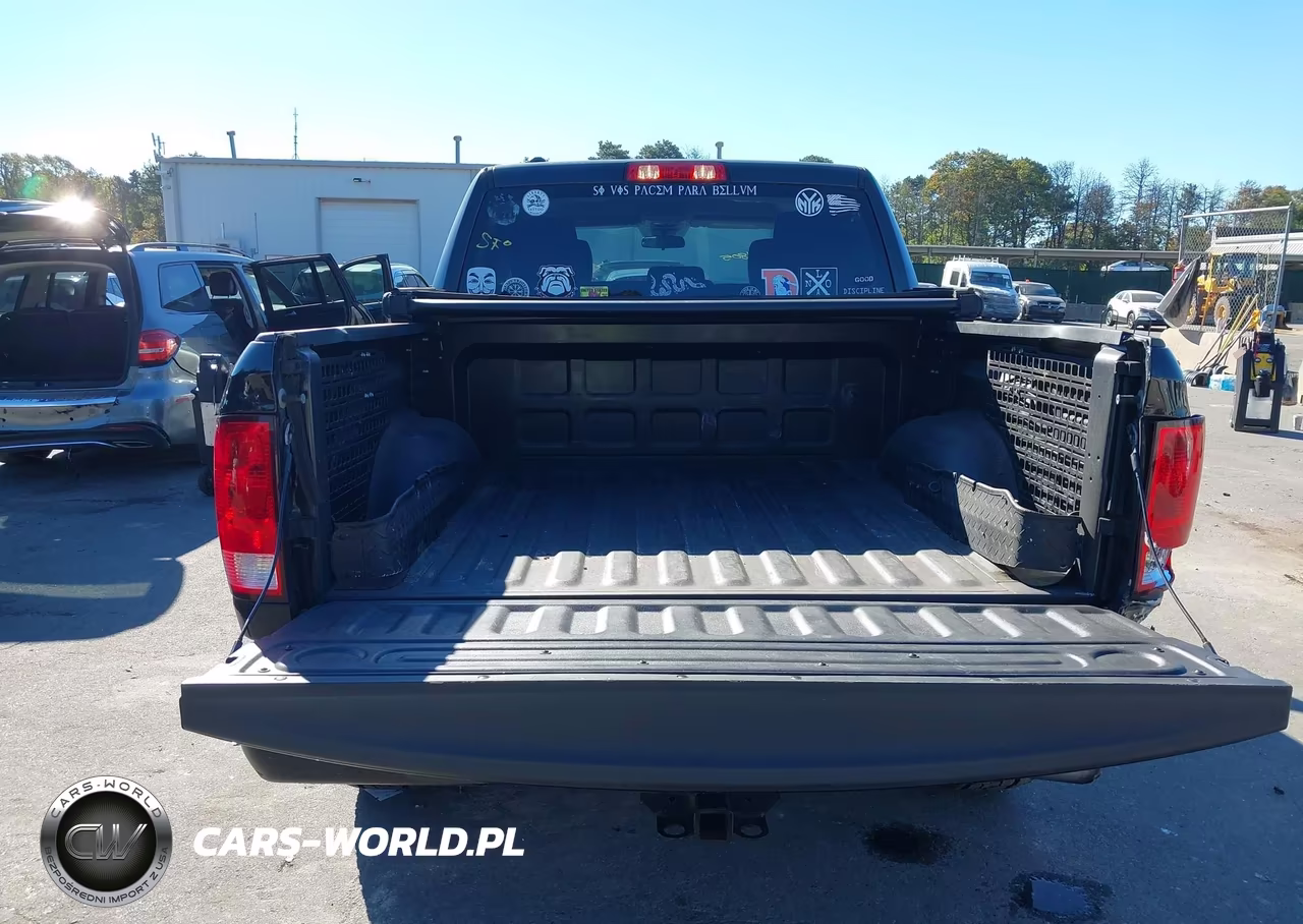 2018 Ram 1500 Express 4X4 5'7 Box VIN:1C6RR7KG9JS258658 - 18