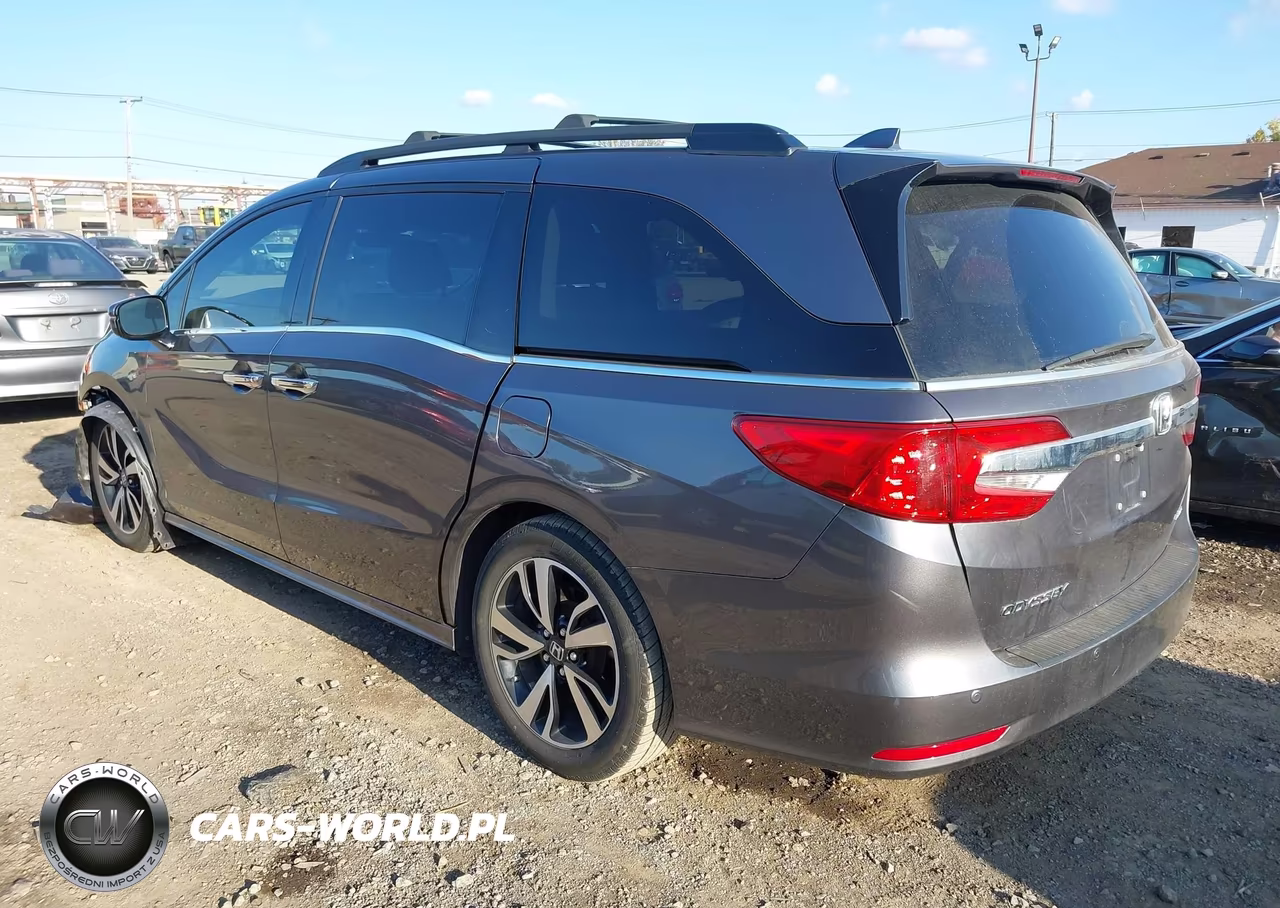 2019 Honda Odyssey Elite VIN:5FNRL6H95KB069260 - 3