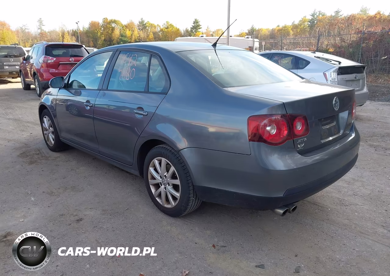 2010 Volkswagen Jetta Limited Edition VIN:3VWRZ7AJ3AM095971 - 3