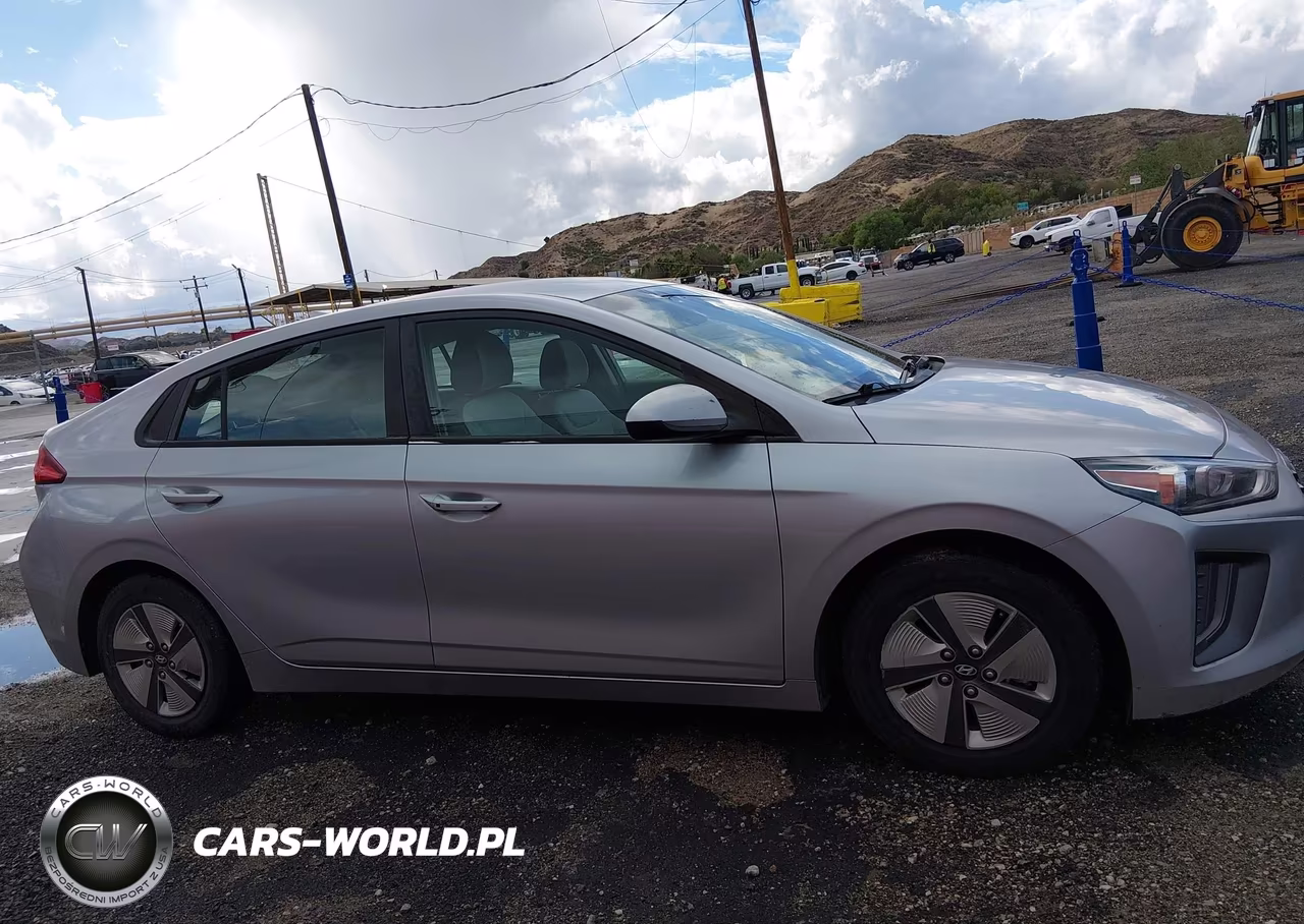 2021 Hyundai Ioniq Hybrid Blue VIN:KMHC65LC0MU250444 - 18