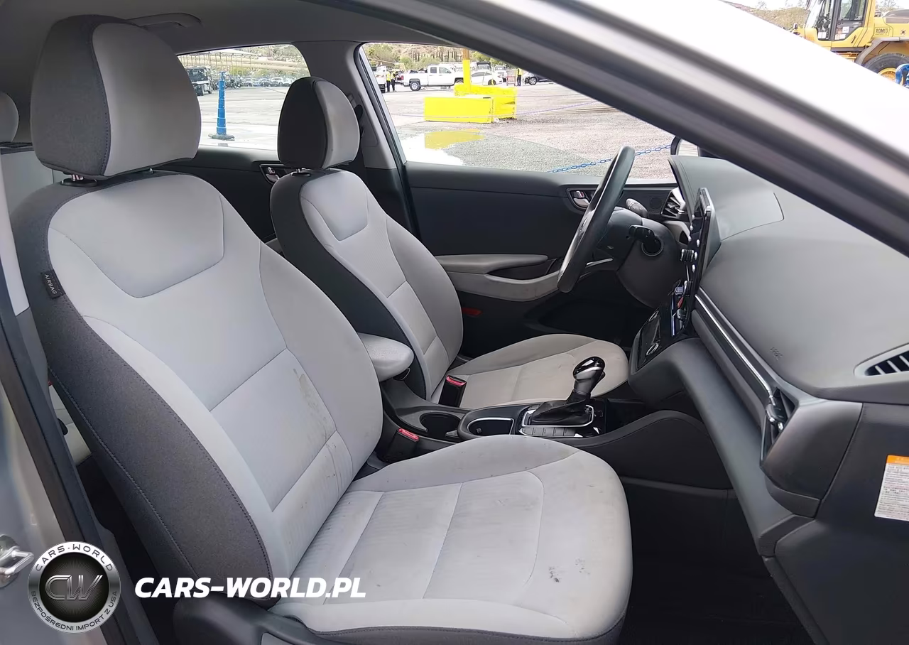 2021 Hyundai Ioniq Hybrid Blue VIN:KMHC65LC0MU250444 - 5