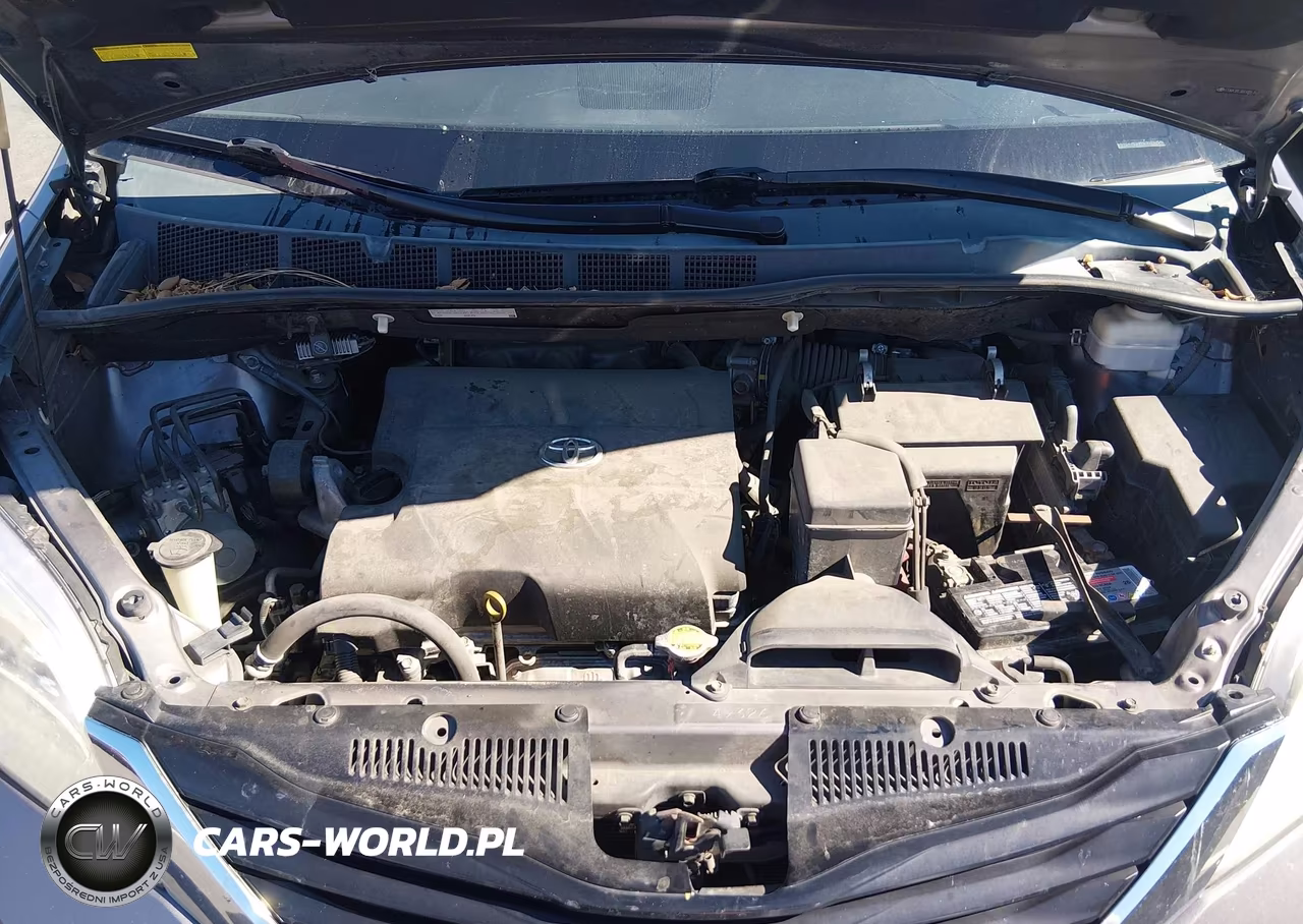 2011 Toyota Sienna Le V6 VIN:5TDKK3DC3BS100425 - 10