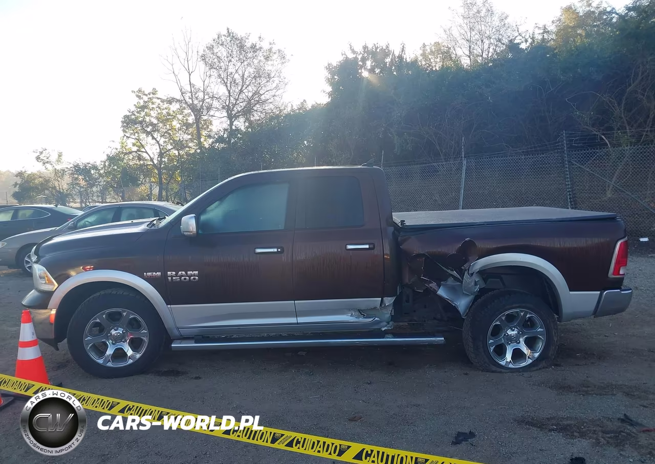 2015 Ram 1500 Laramie VIN:1C6RR7JT5FS599786 - 14