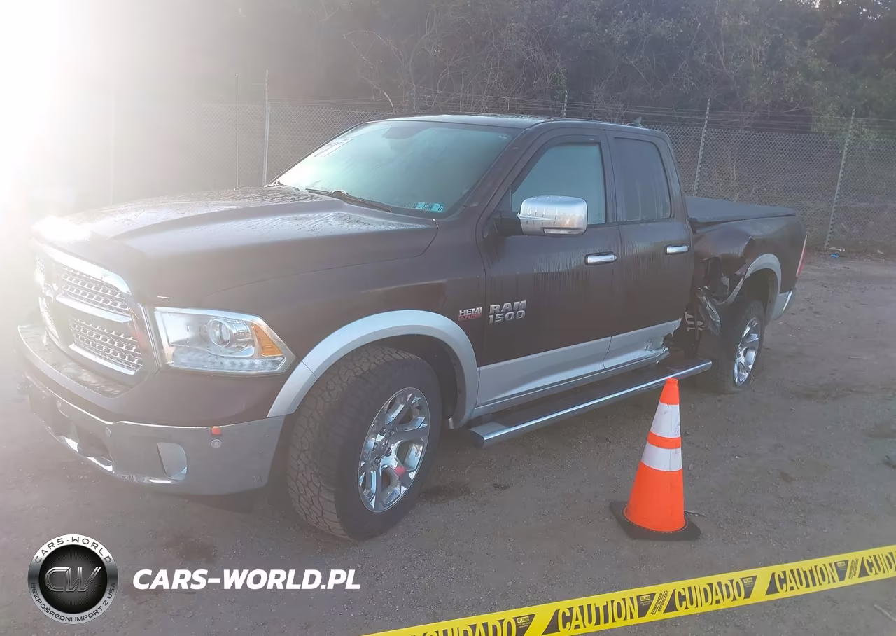 2015 Ram 1500 Laramie VIN:1C6RR7JT5FS599786 - 2