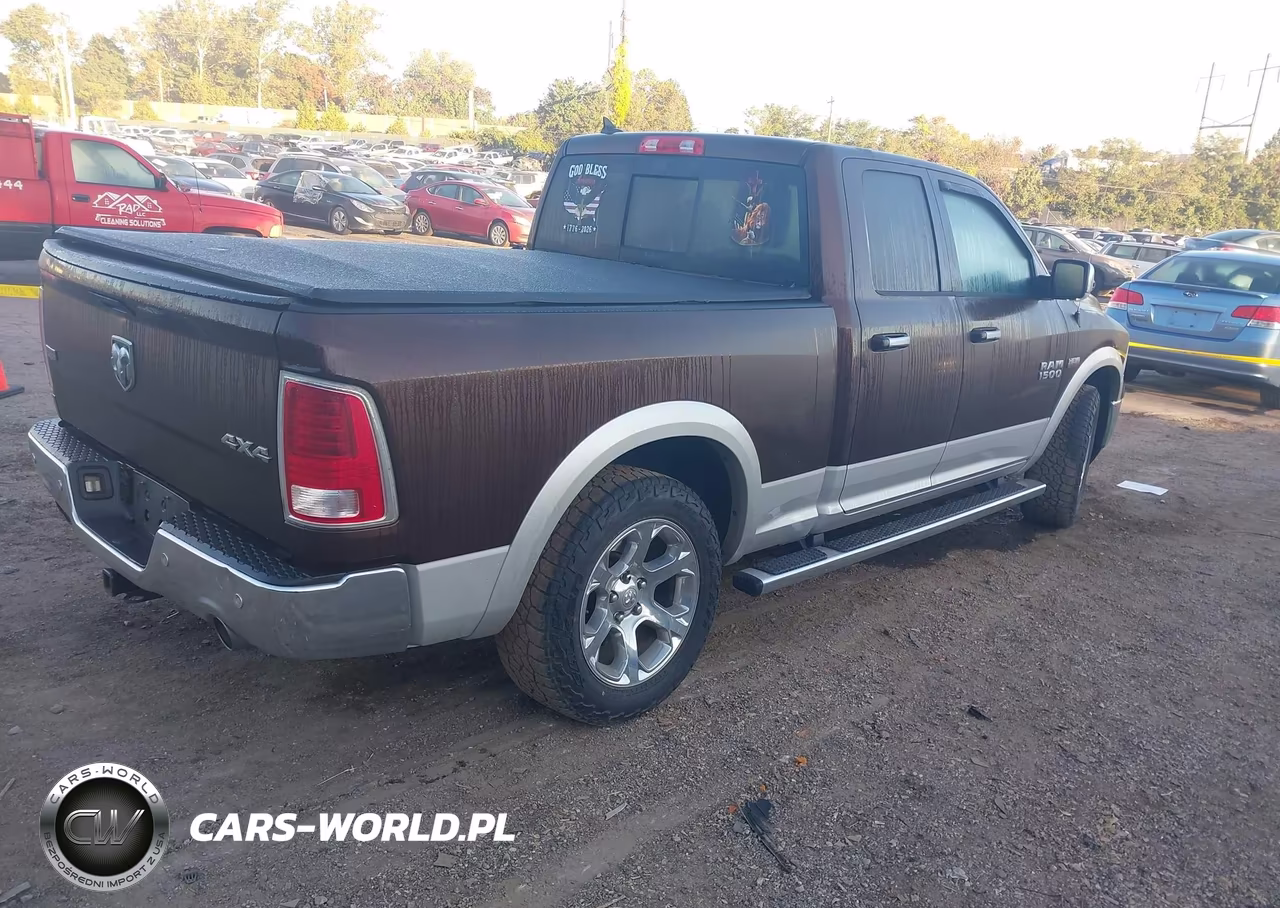 2015 Ram 1500 Laramie VIN:1C6RR7JT5FS599786 - 4