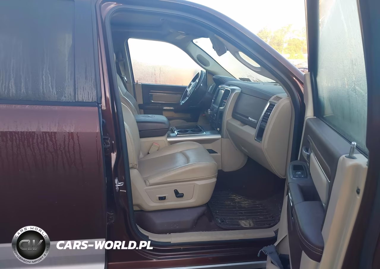 2015 Ram 1500 Laramie VIN:1C6RR7JT5FS599786 - 5
