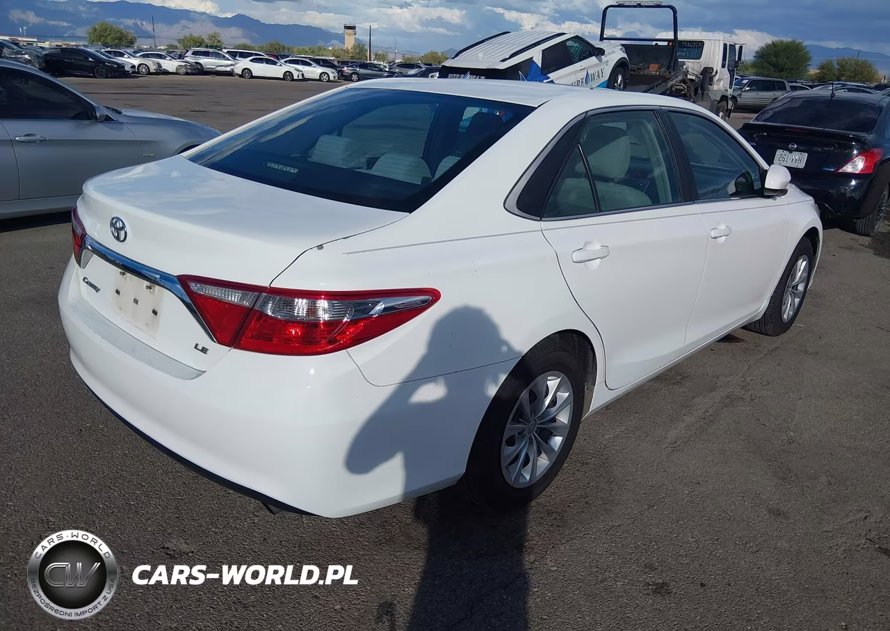 2016 Toyota Camry Le VIN:4T4BF1FK1GR519455 - 4
