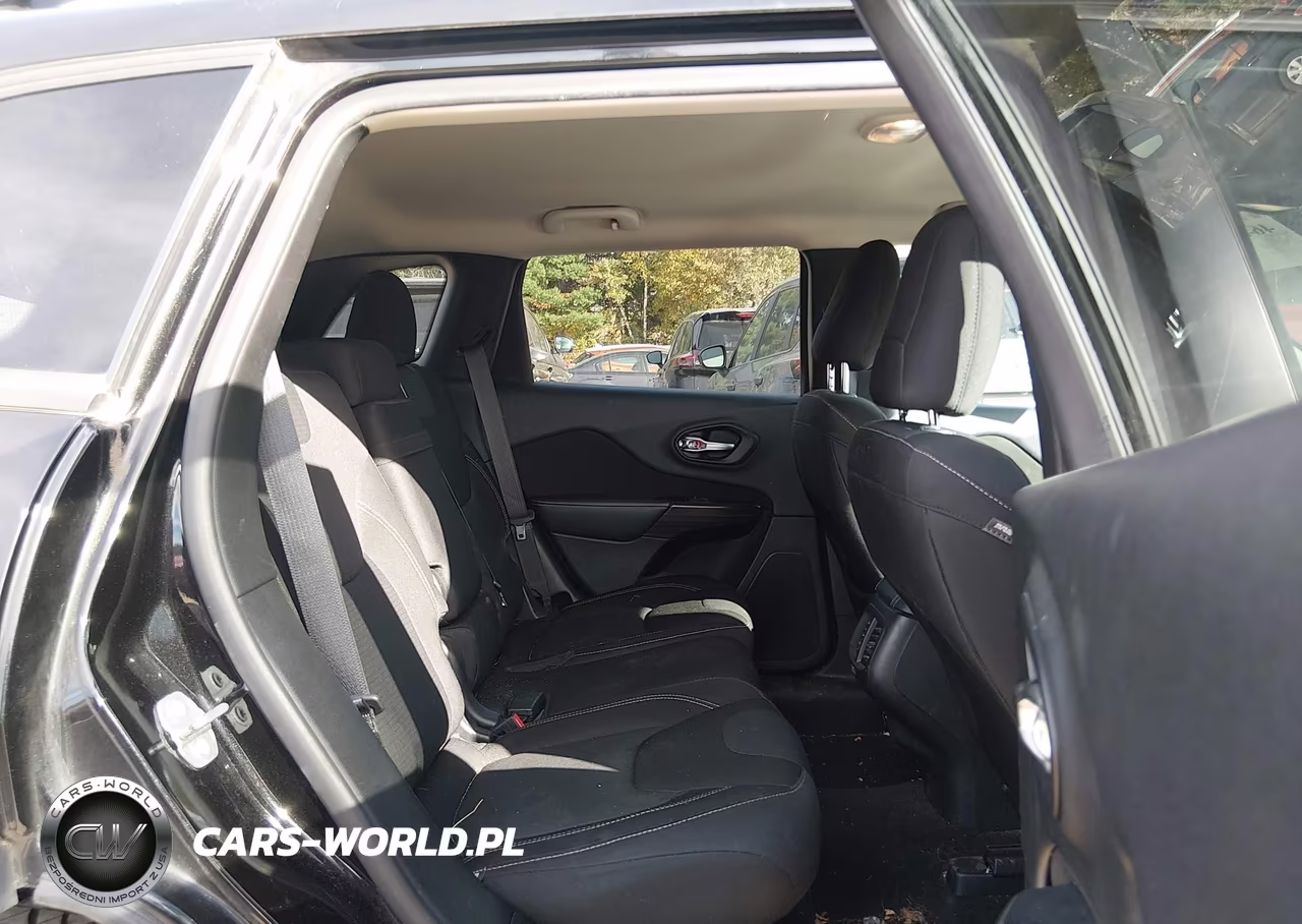 2016 Jeep Cherokee Altitude VIN:1C4PJMCS8GW192808 - 8