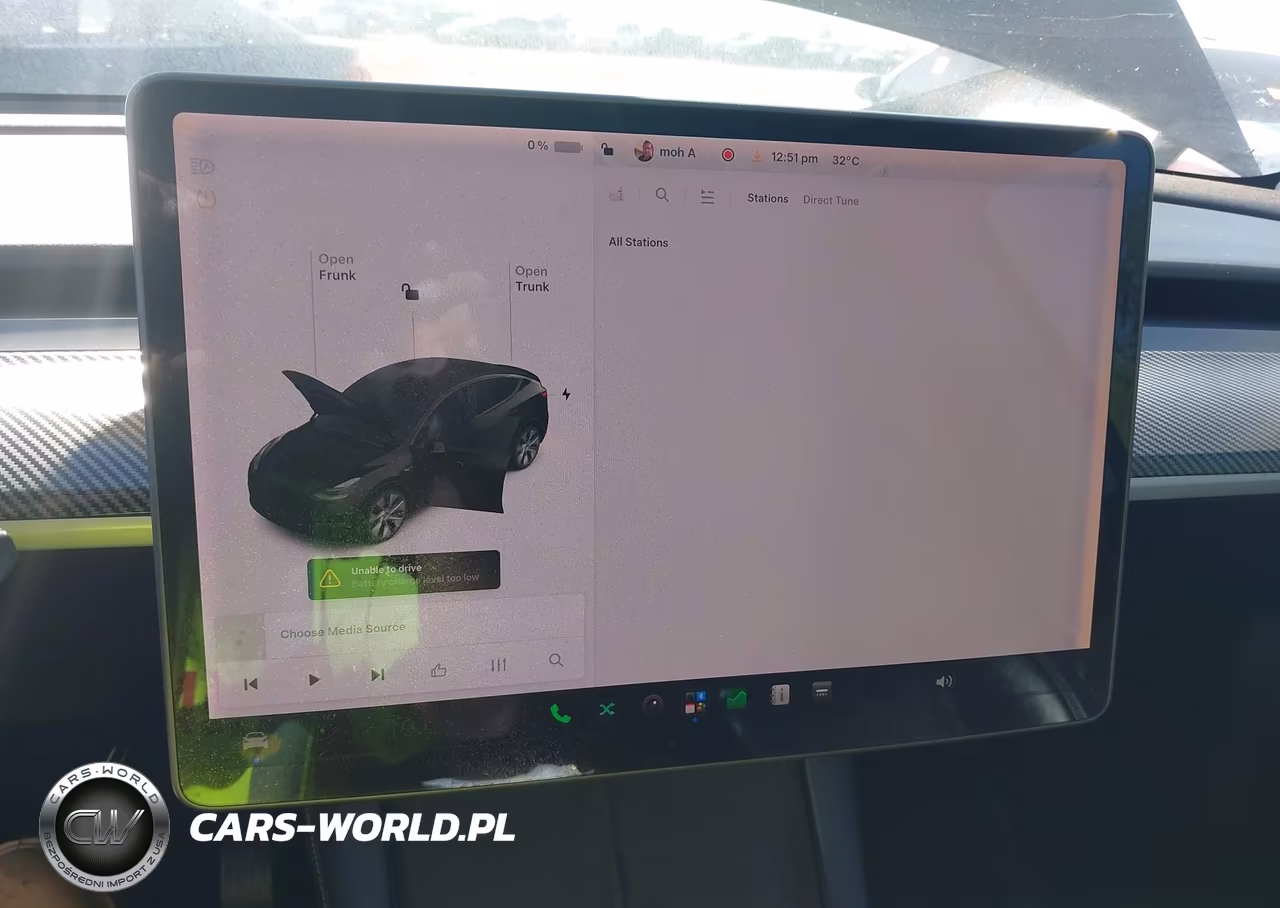2021 Tesla Model Y Standard Range Rear-Wheel Drive VIN:5YJYGDED6MF163096 - 18