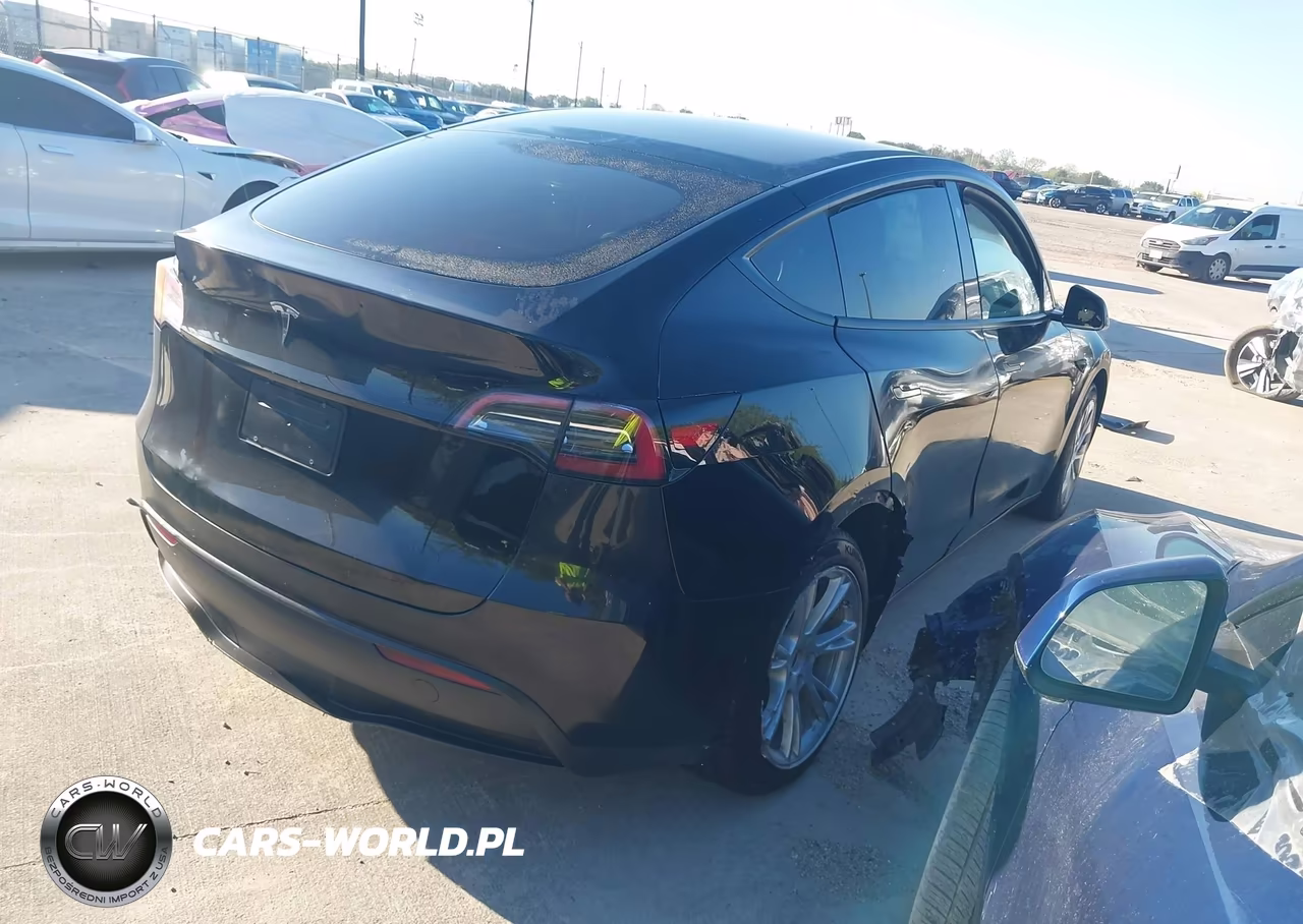 2021 Tesla Model Y Standard Range Rear-Wheel Drive VIN:5YJYGDED6MF163096 - 4