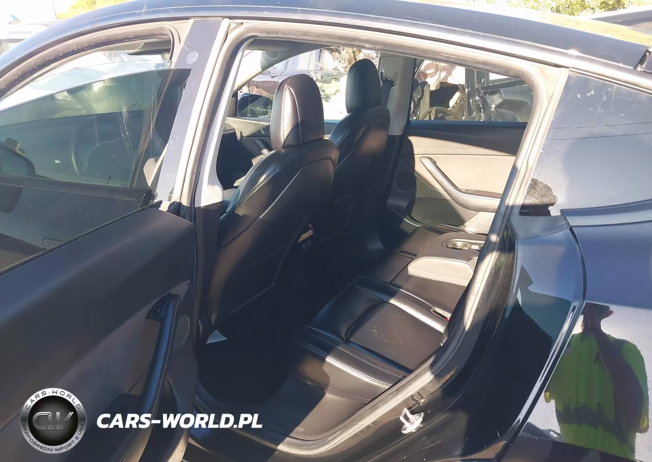 2021 Tesla Model Y Standard Range Rear-Wheel Drive VIN:5YJYGDED6MF163096 - 8