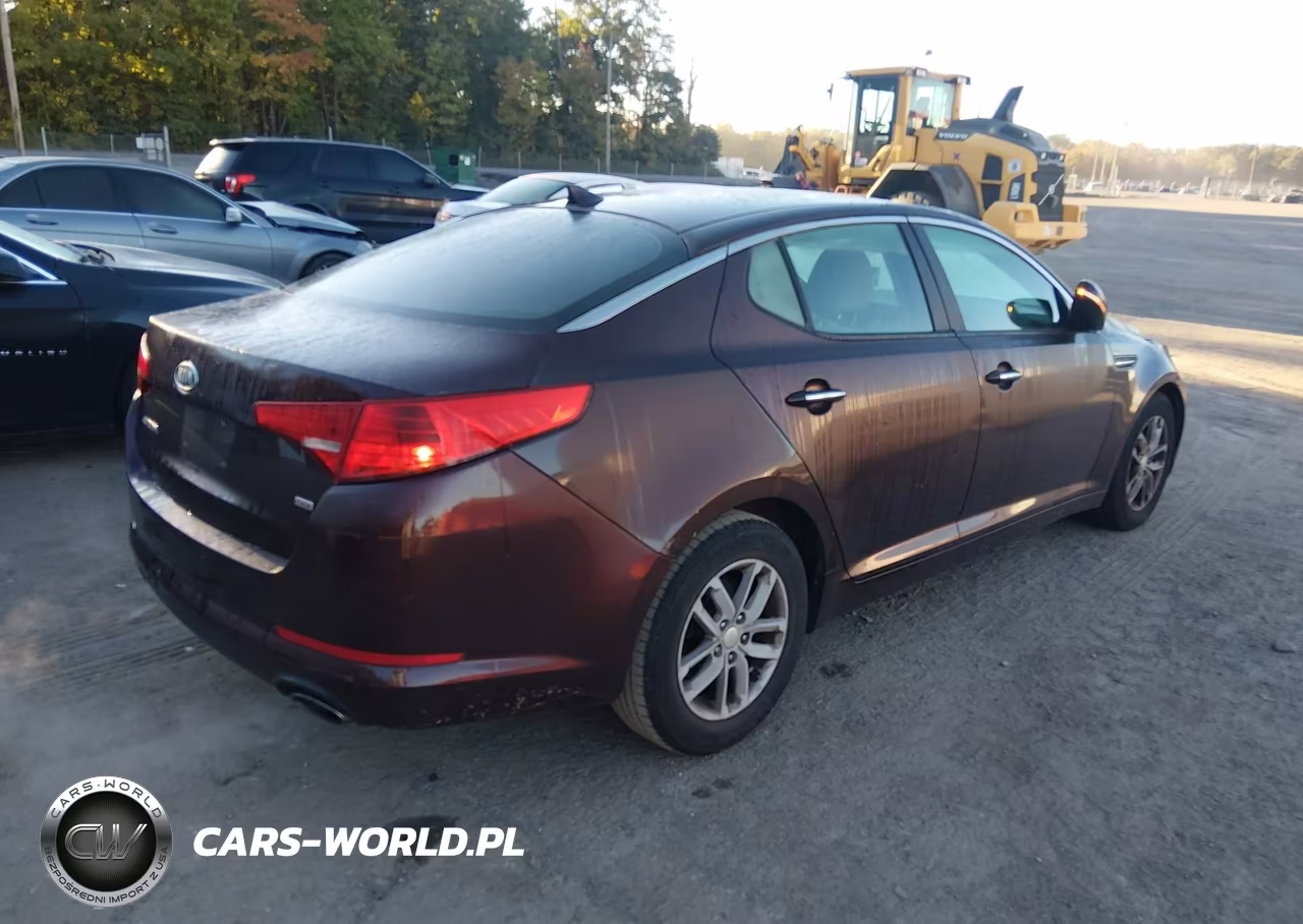 2012 Kia Optima Lx VIN:5XXGM4A71CG035784 - 4