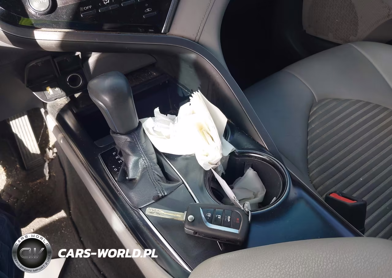 2018 Toyota Camry Se VIN:4T1B11HK0JU639910 - 11