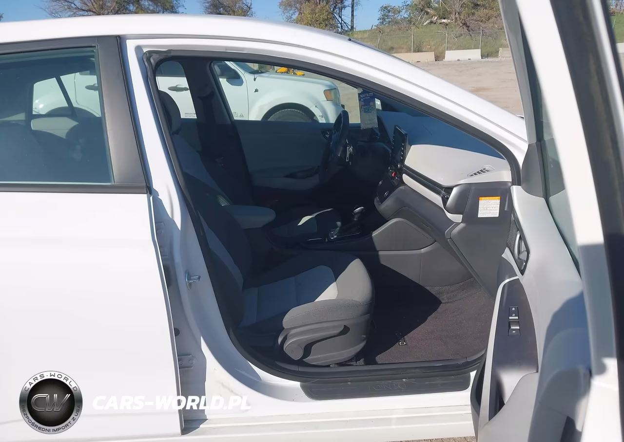 2020 Hyundai Ioniq Hybrid Blue VIN:KMHC65LC5LU232696 - 5