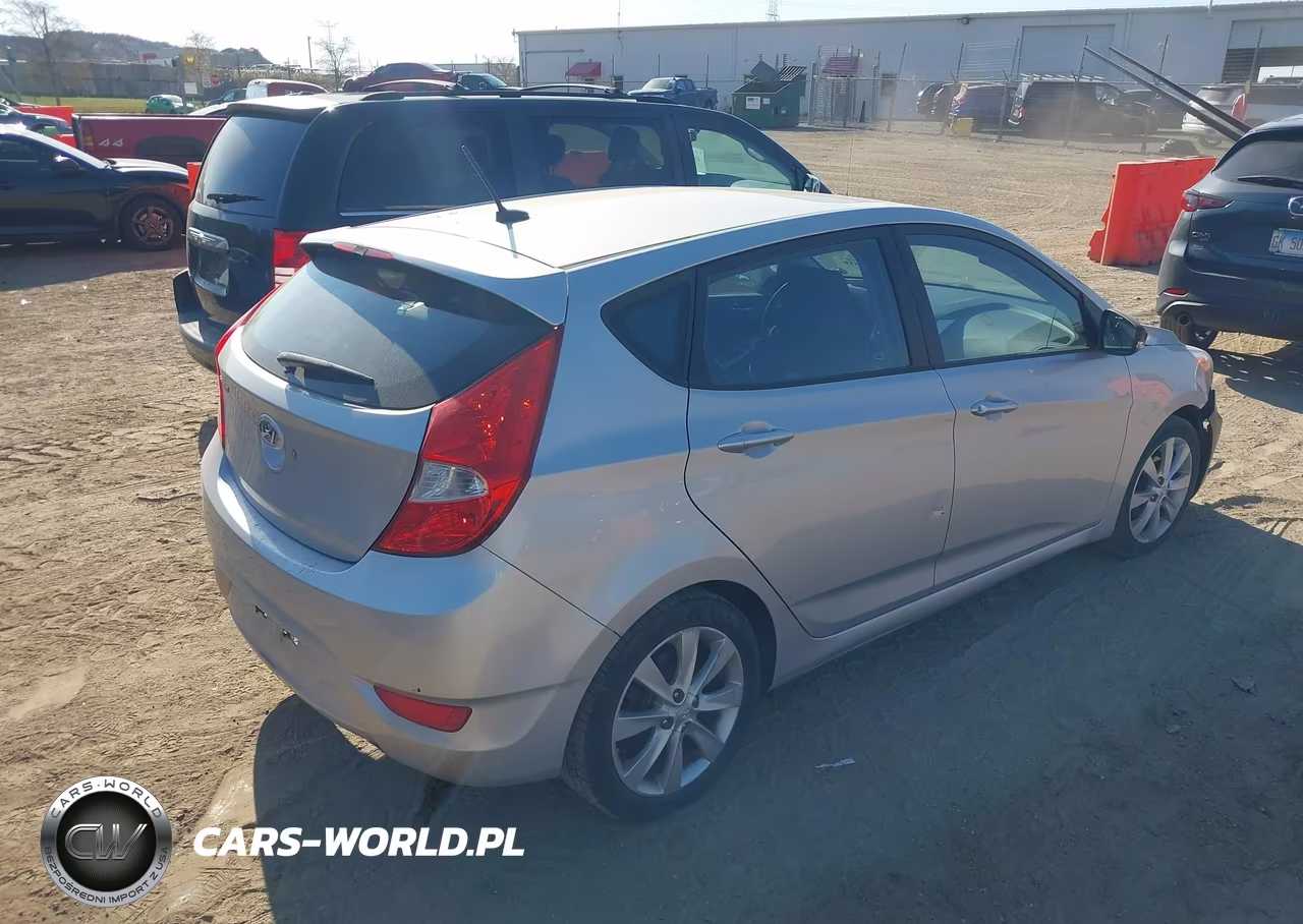 2014 Hyundai Accent Se VIN:KMHCU5AE5EU194593 - 4