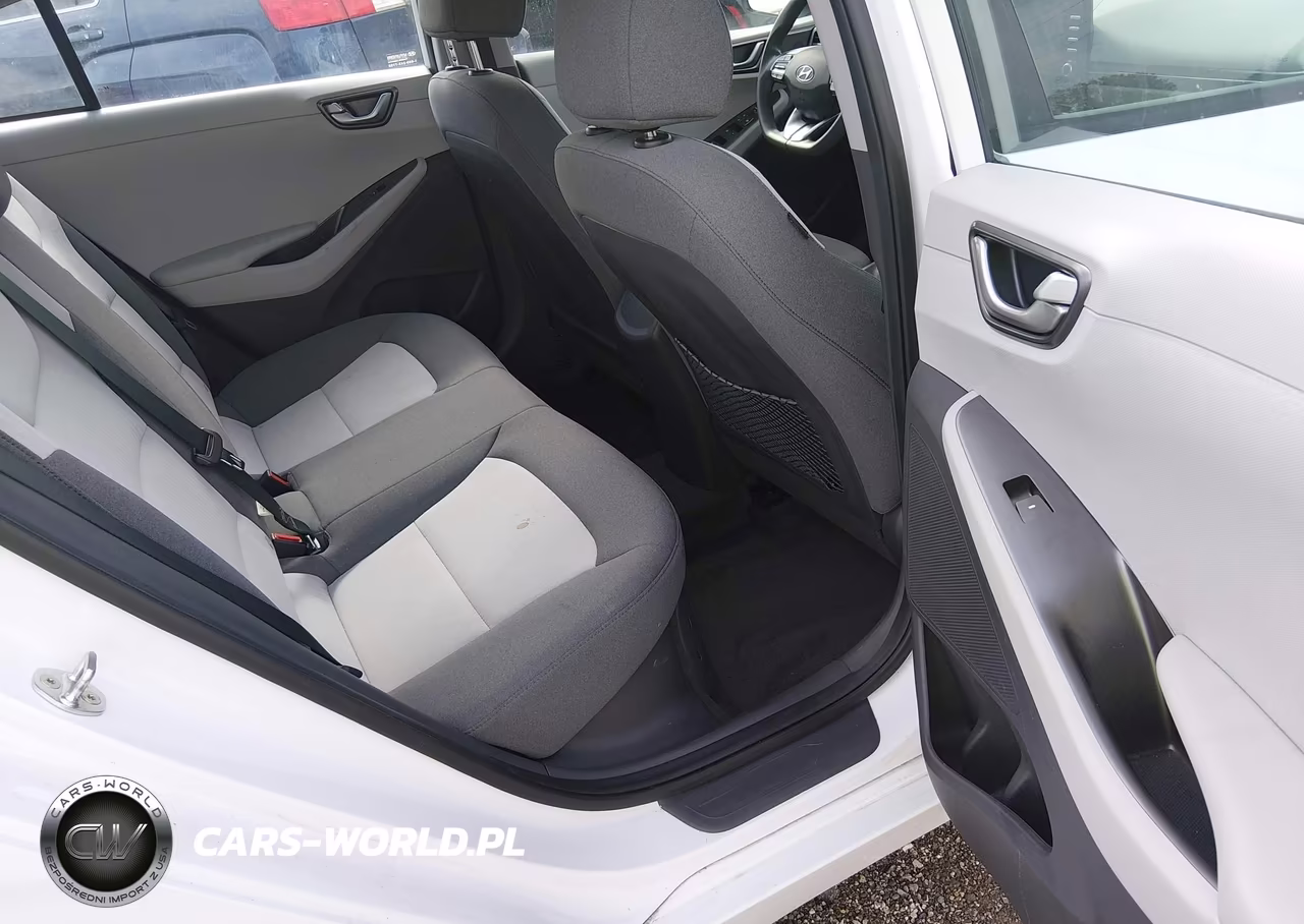 2020 Hyundai Ioniq Hybrid Blue VIN:KMHC65LC9LU231745 - 8