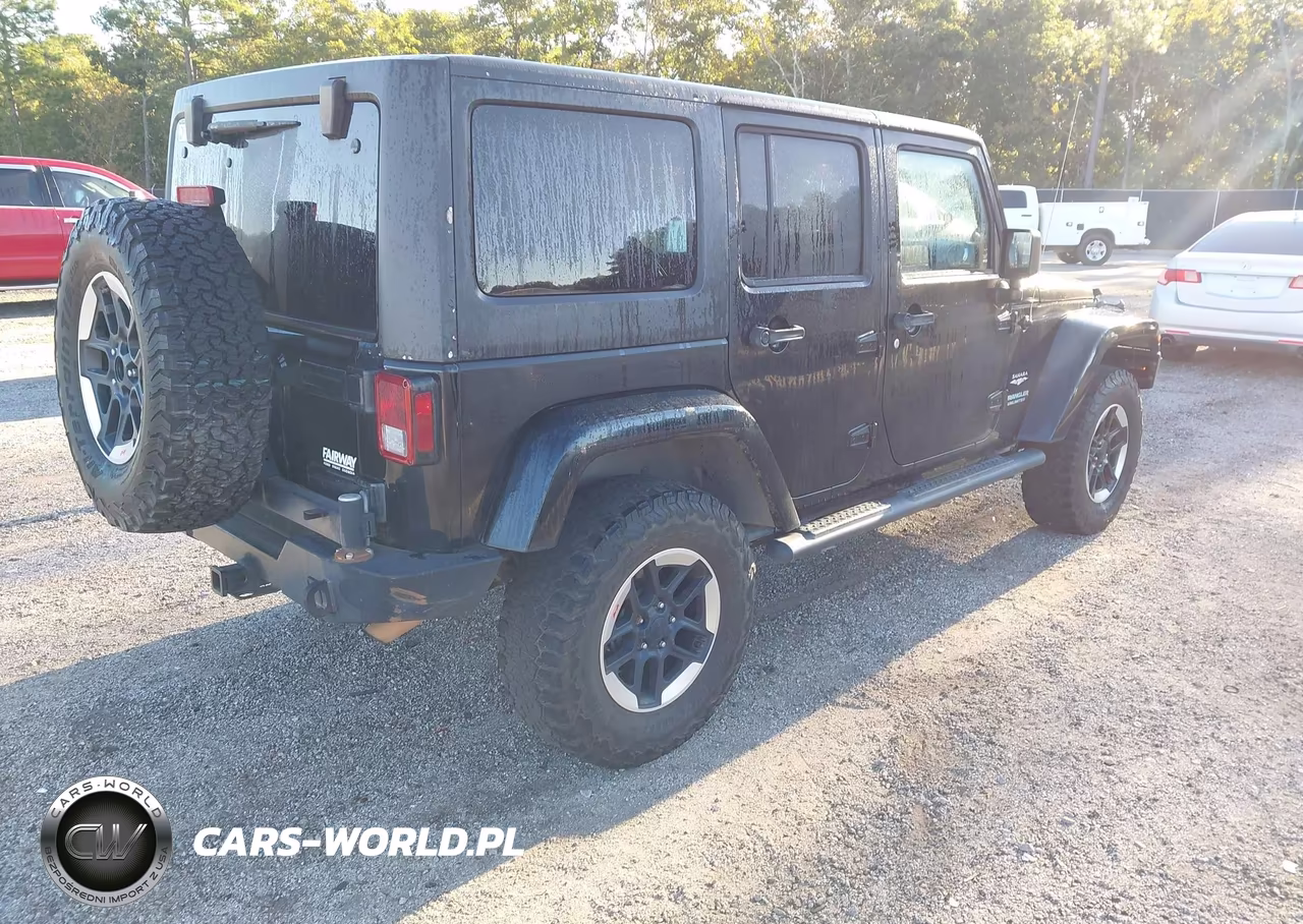 2013 Jeep Wrangler Unlimited Sahara VIN:1C4HJWEG3DL525308 - 4