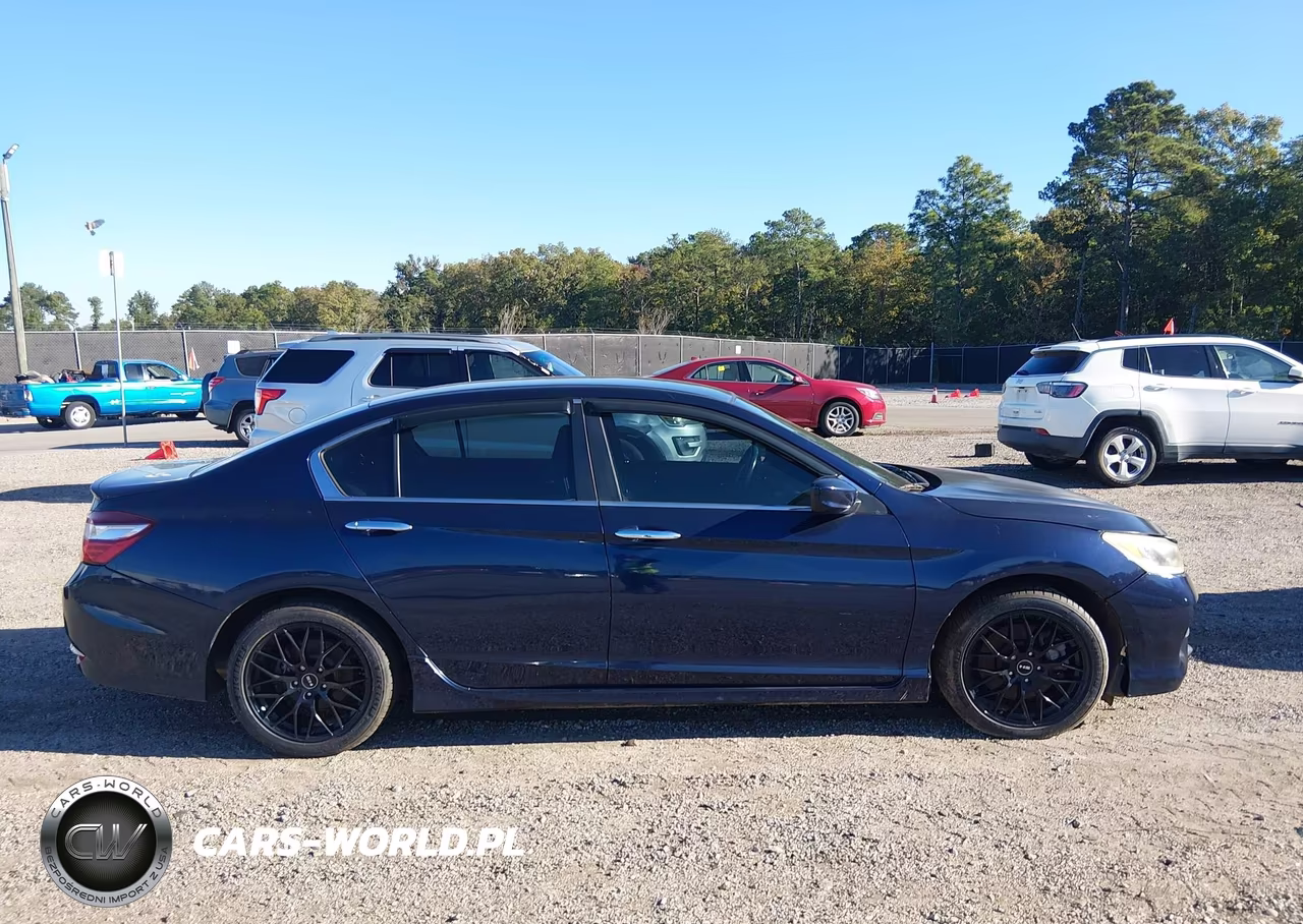 2017 Honda Accord Sport VIN:1HGCR2F56HA046800 - 13