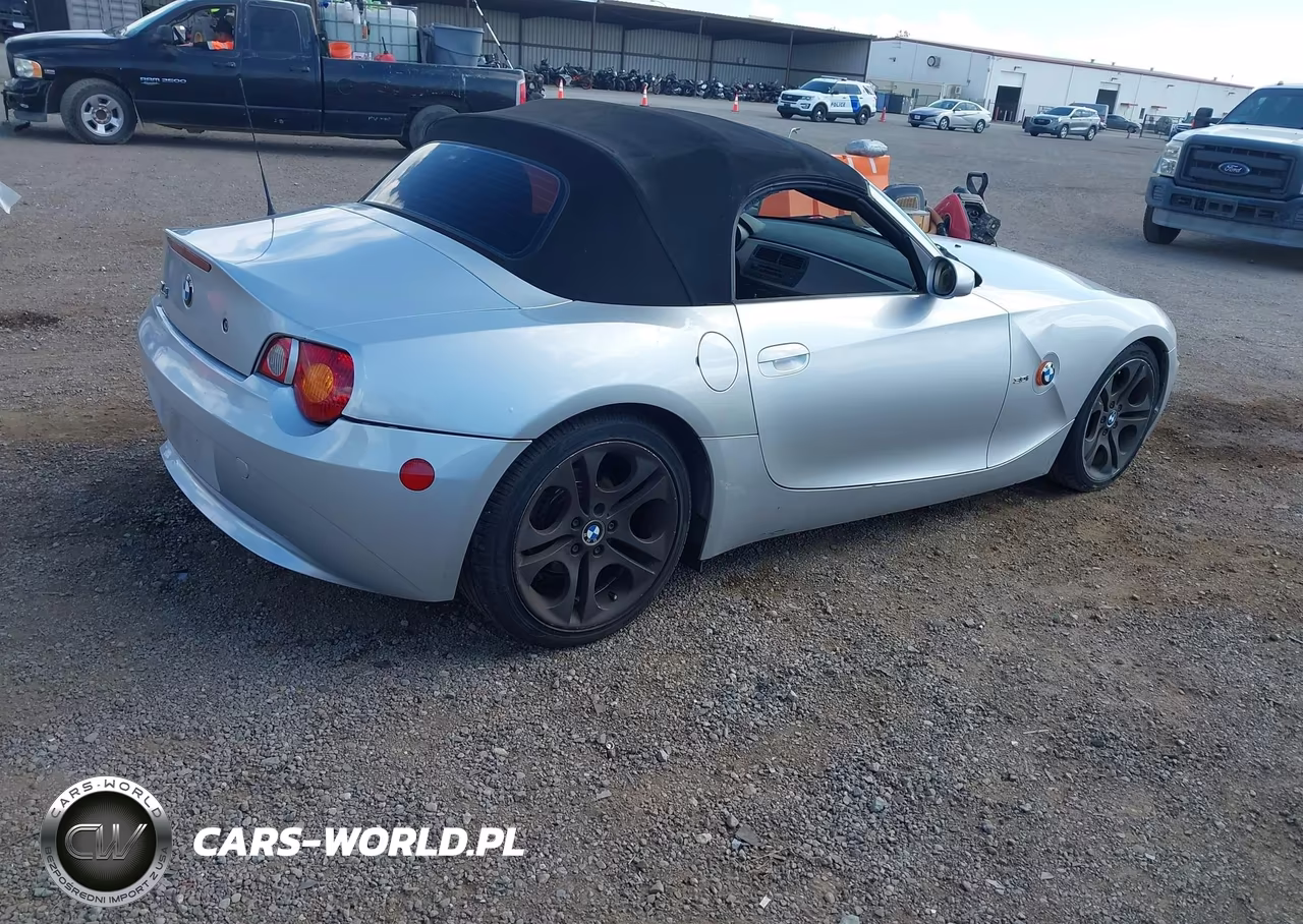 2003 BMW Z4 3.0I VIN:4USBT53473LT22949 - 4