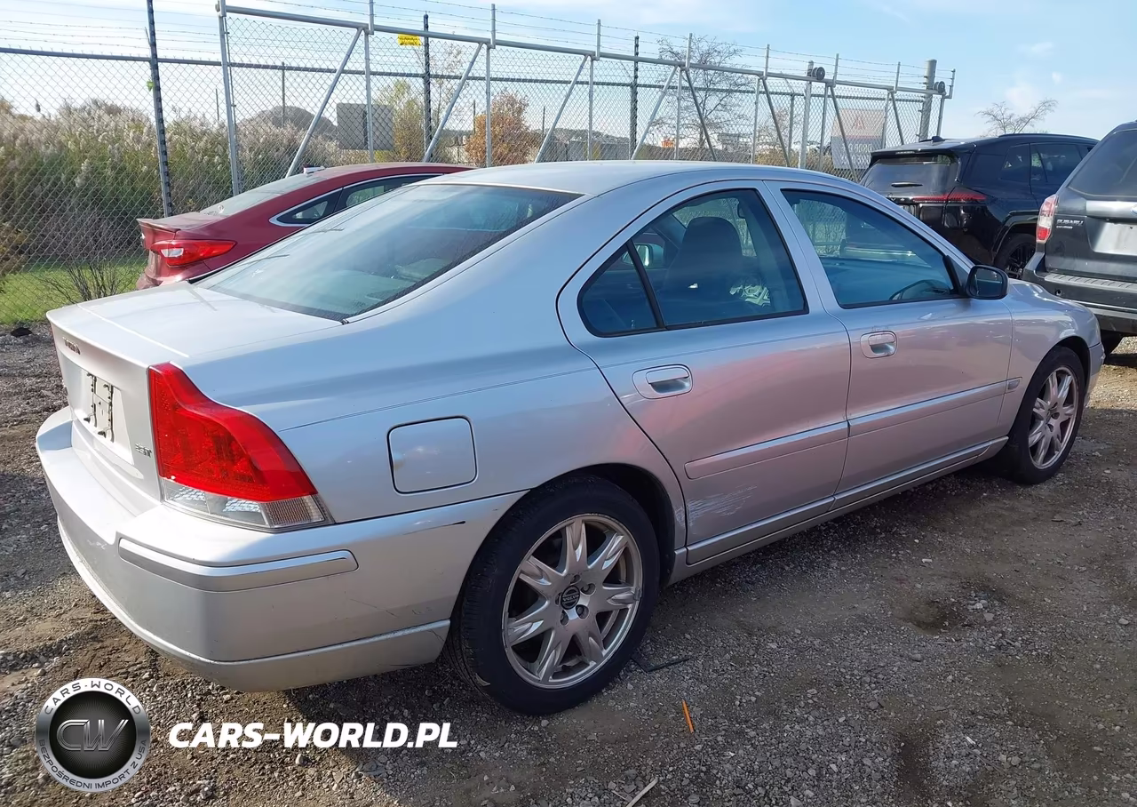2004 Volvo S60 VIN:YV1RS592052469128 - 4