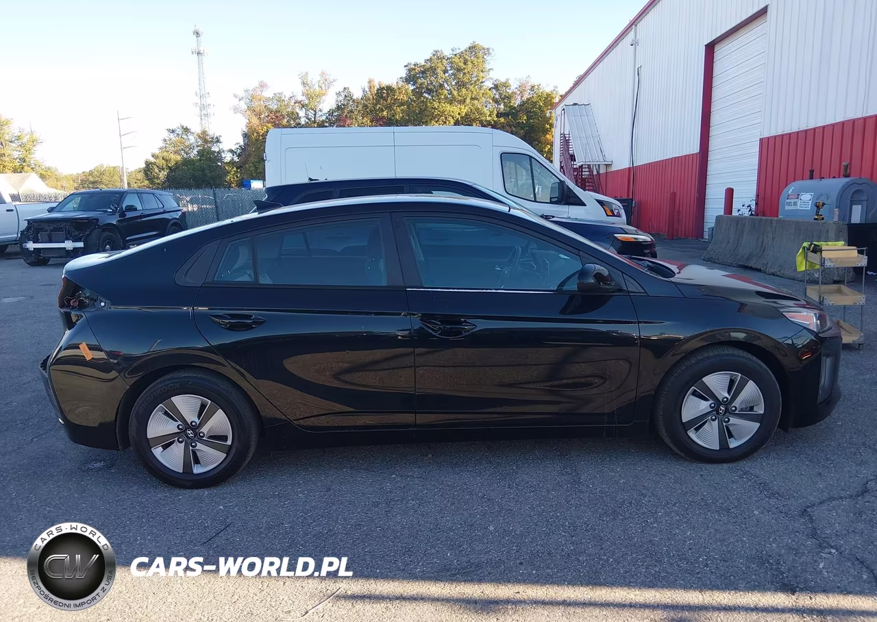 2021 Hyundai Ioniq Hybrid Blue VIN:KMHC65LCXMU245915 - 19