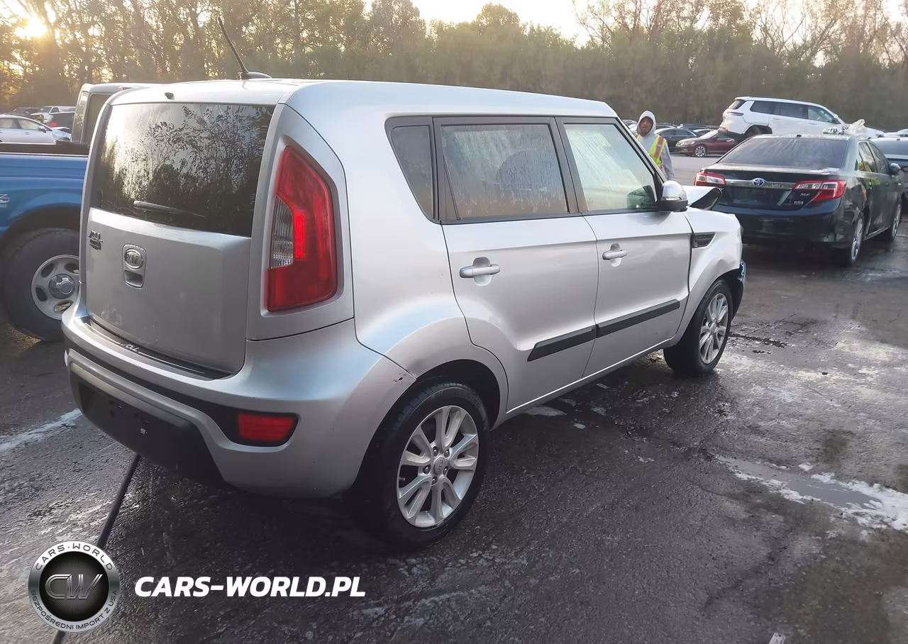 2012 Kia Soul + VIN:KNDJT2A65C7386078 - 4