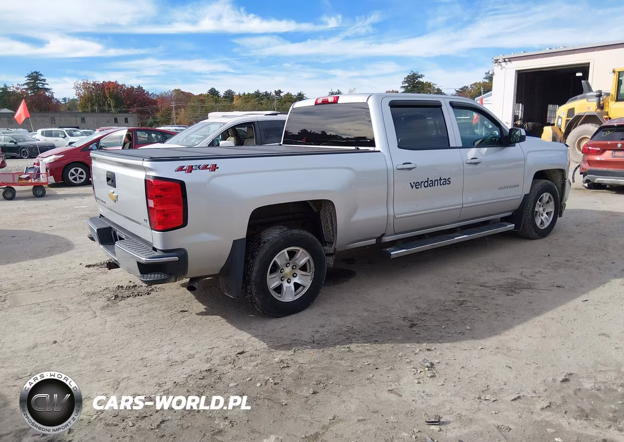 2018 Chevrolet Silverado 1500 1Lt VIN:1GCUKREC4JF175238 - 4