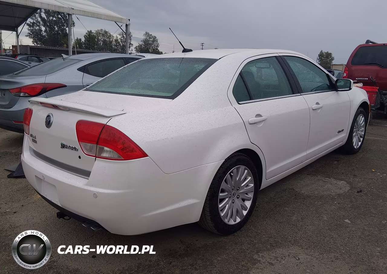 2010 Mercury Milan Hybrid VIN:3MEDM0L36AR659549 - 4