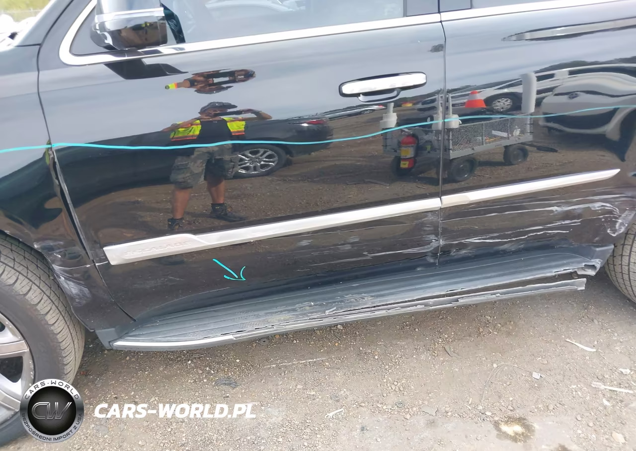 2019 Cadillac Escalade Luxury VIN:1GYS4BKJ6KR378511 - 17
