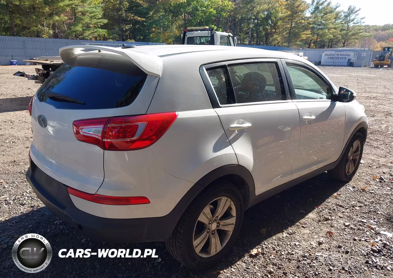 2013 Kia Sportage Lx VIN:KNDPB3A27D7365945 - 4