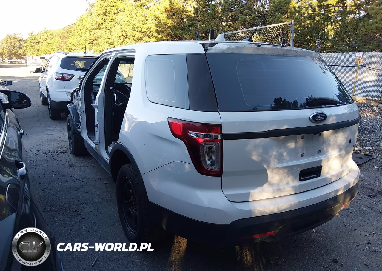 2014 Ford Utility Police Interceptor VIN:1FM5K8AR2EGC60597 - 3