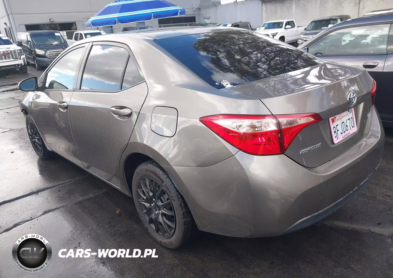 2019 Toyota Corolla Le VIN:2T1BURHEXKC156881 - 3