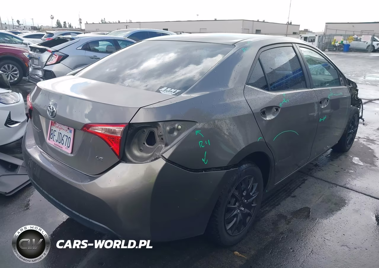 2019 Toyota Corolla Le VIN:2T1BURHEXKC156881 - 4