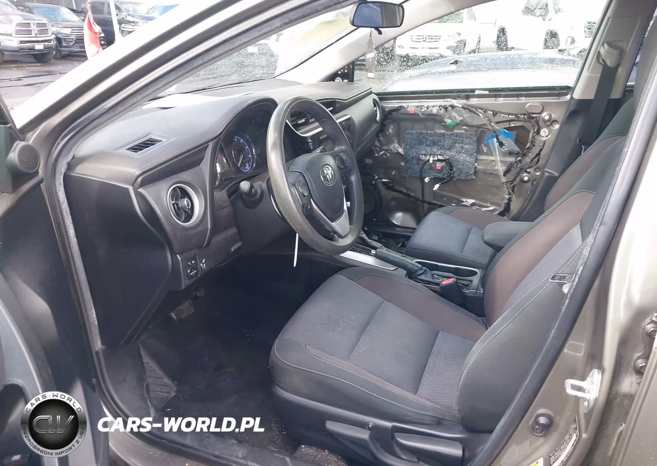 2019 Toyota Corolla Le VIN:2T1BURHEXKC156881 - 5