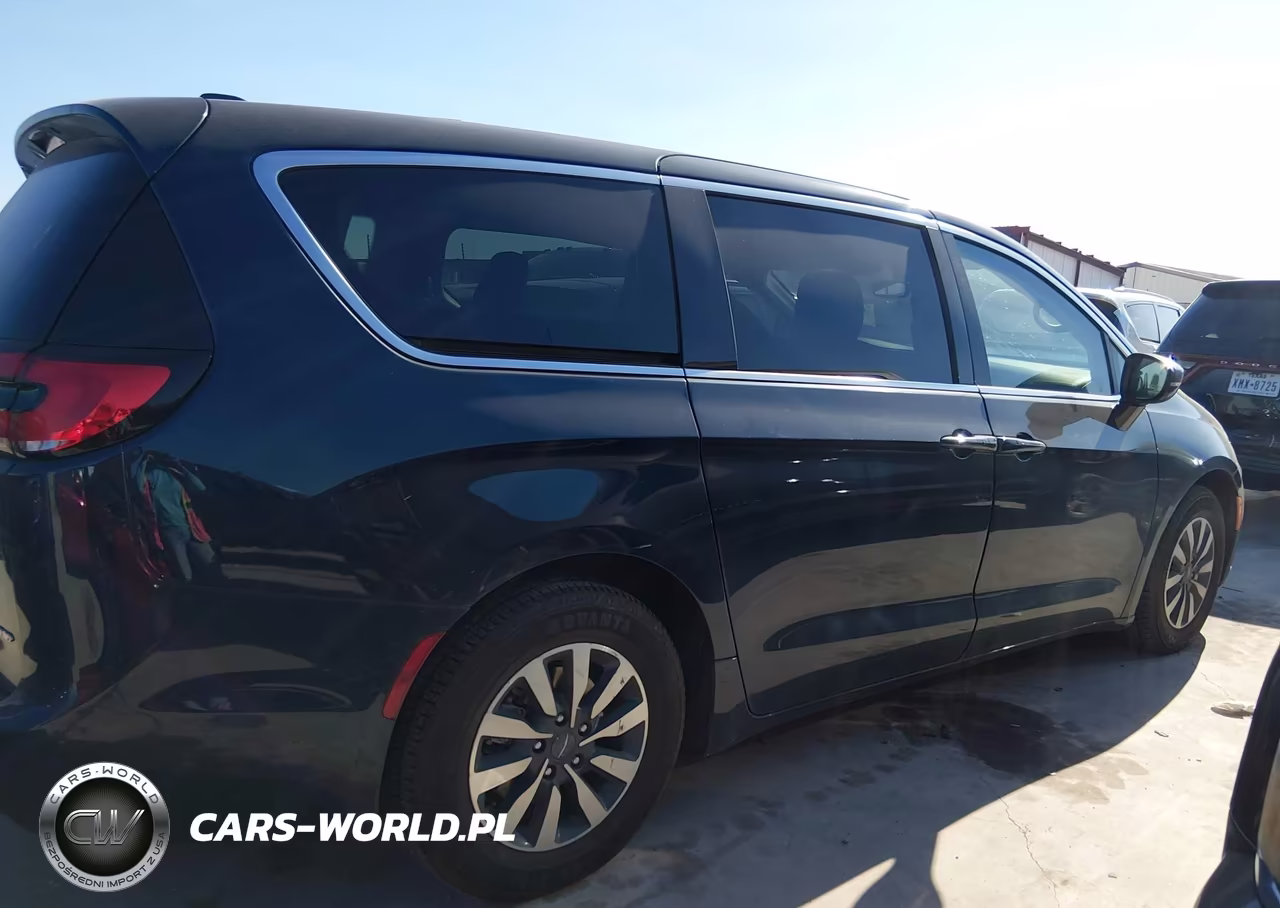 2024 Chrysler Pacifica Hybrid Select VIN:2C4RC1S71RR102635 - 13