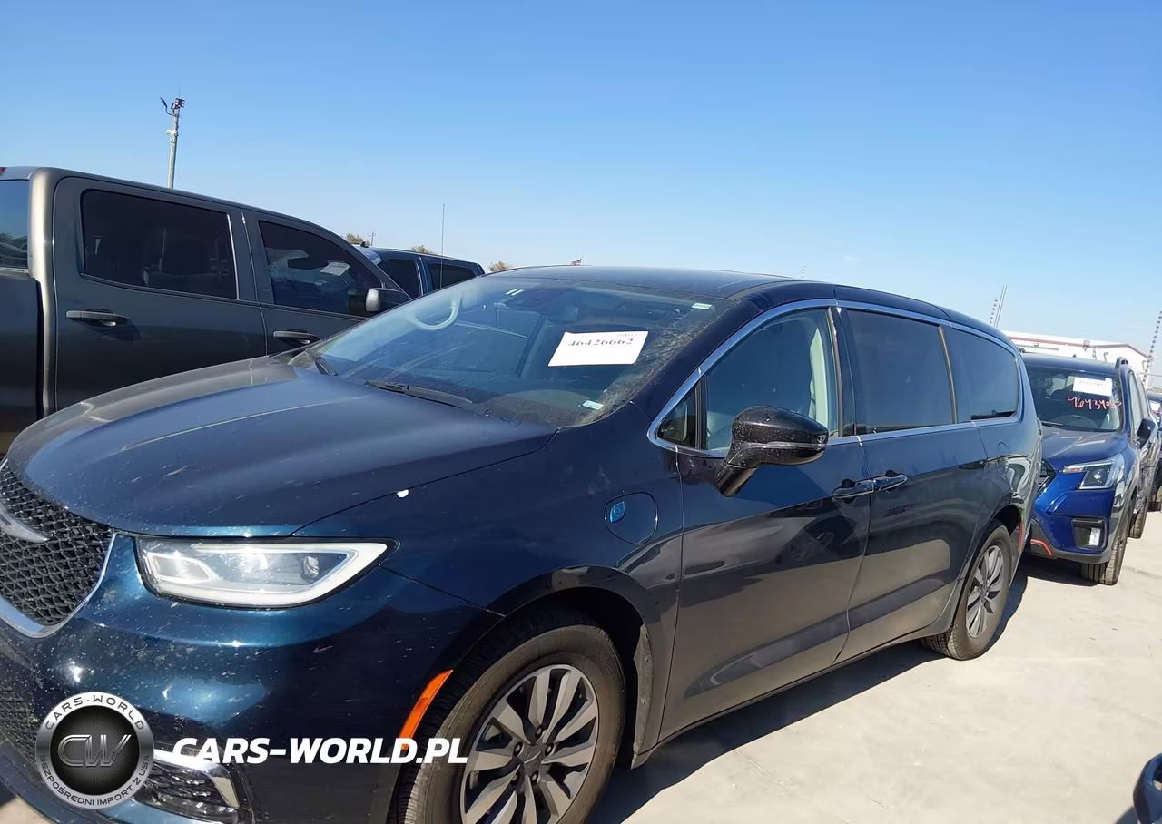2024 Chrysler Pacifica Hybrid Select VIN:2C4RC1S71RR102635 - 14