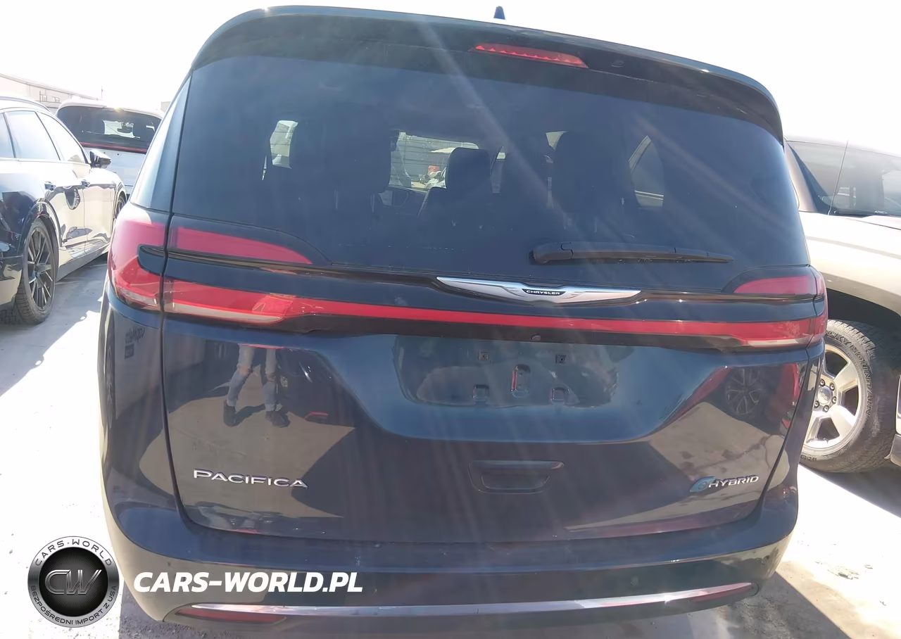 2024 Chrysler Pacifica Hybrid Select VIN:2C4RC1S71RR102635 - 16