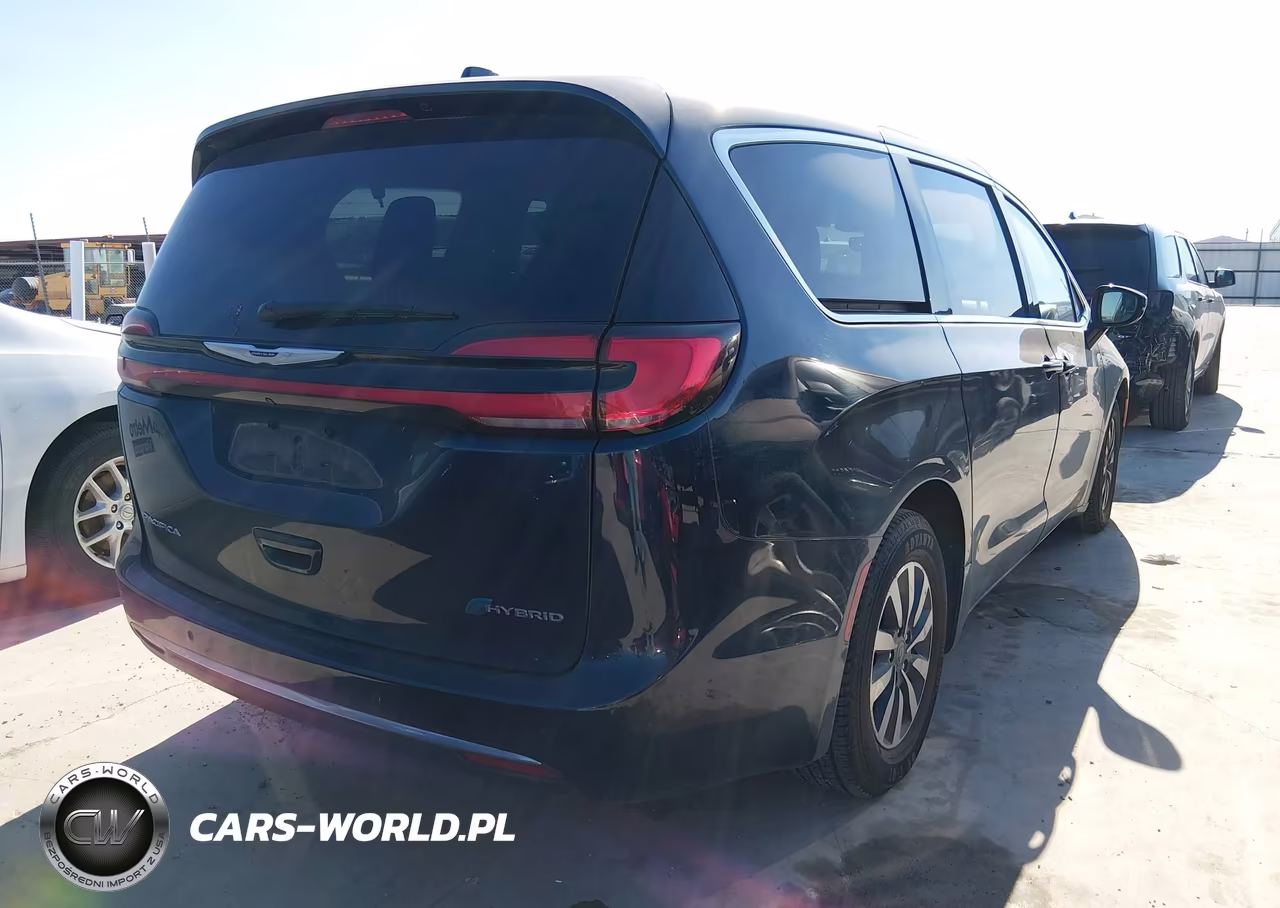 2024 Chrysler Pacifica Hybrid Select VIN:2C4RC1S71RR102635 - 4